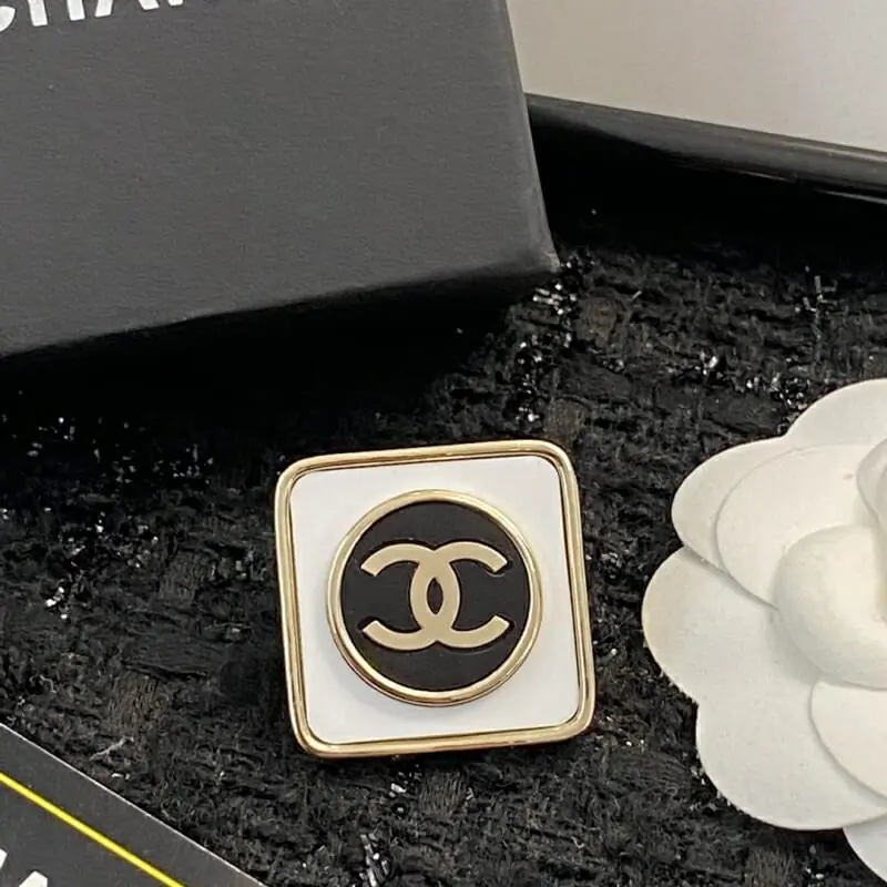 chanel brooches pour femme s_12341ba4